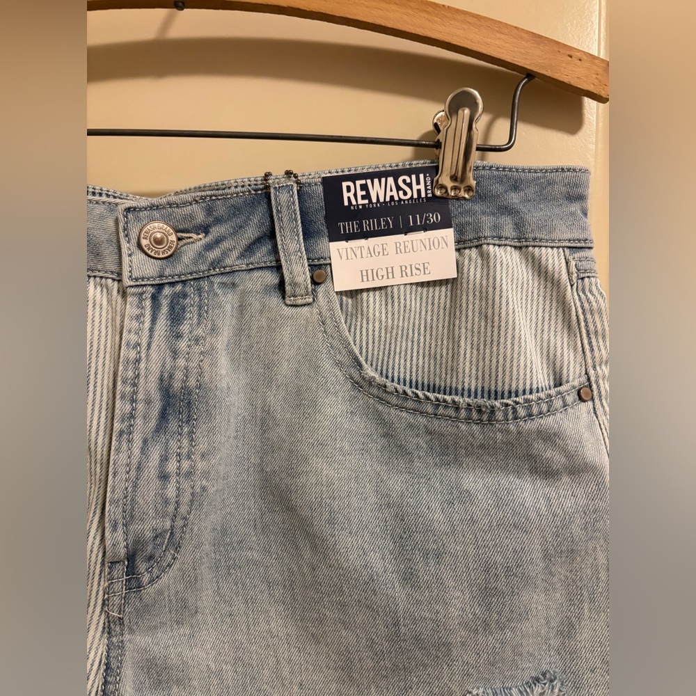 Rewash The Riley Distressed Jean Shorts - Picture 4 of 10